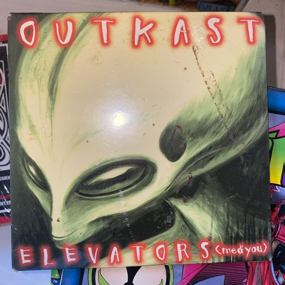 OutKast - Elevators (Me & You) (CD, Single)
Media: Mint (M)  The disc is in
